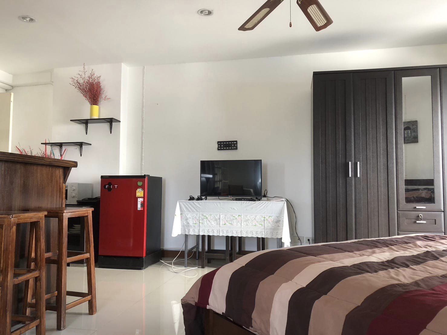 Riverside Condo - Image 8
