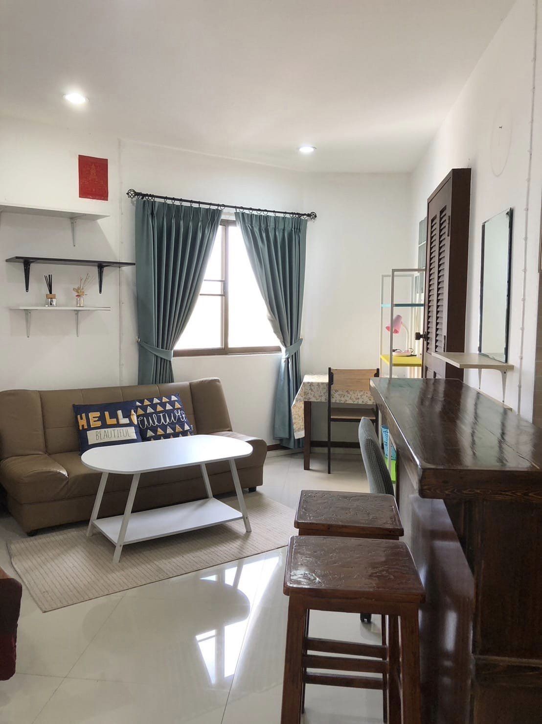 Riverside Condo - Image 1