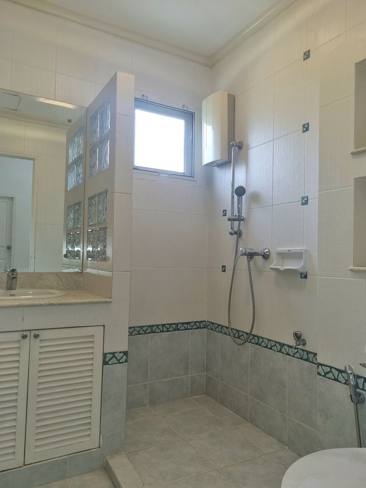 7 Bedroom House For Sale in Ban Waen, Hang Dong, Chiang Mai - Image 5
