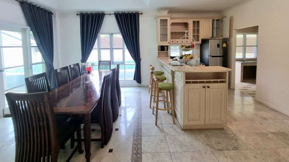 7 Bedroom House For Sale in Ban Waen, Hang Dong, Chiang Mai - Image 11