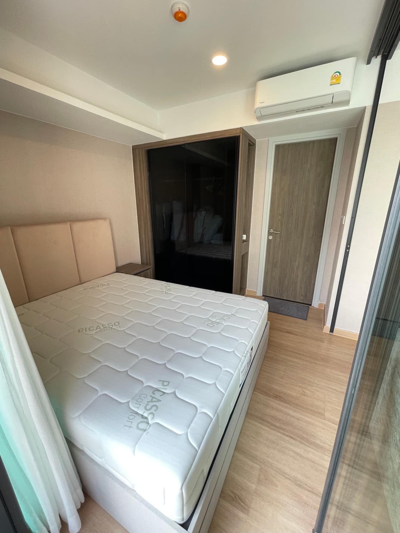 LLoyd Soonvijai Condo - Image 12