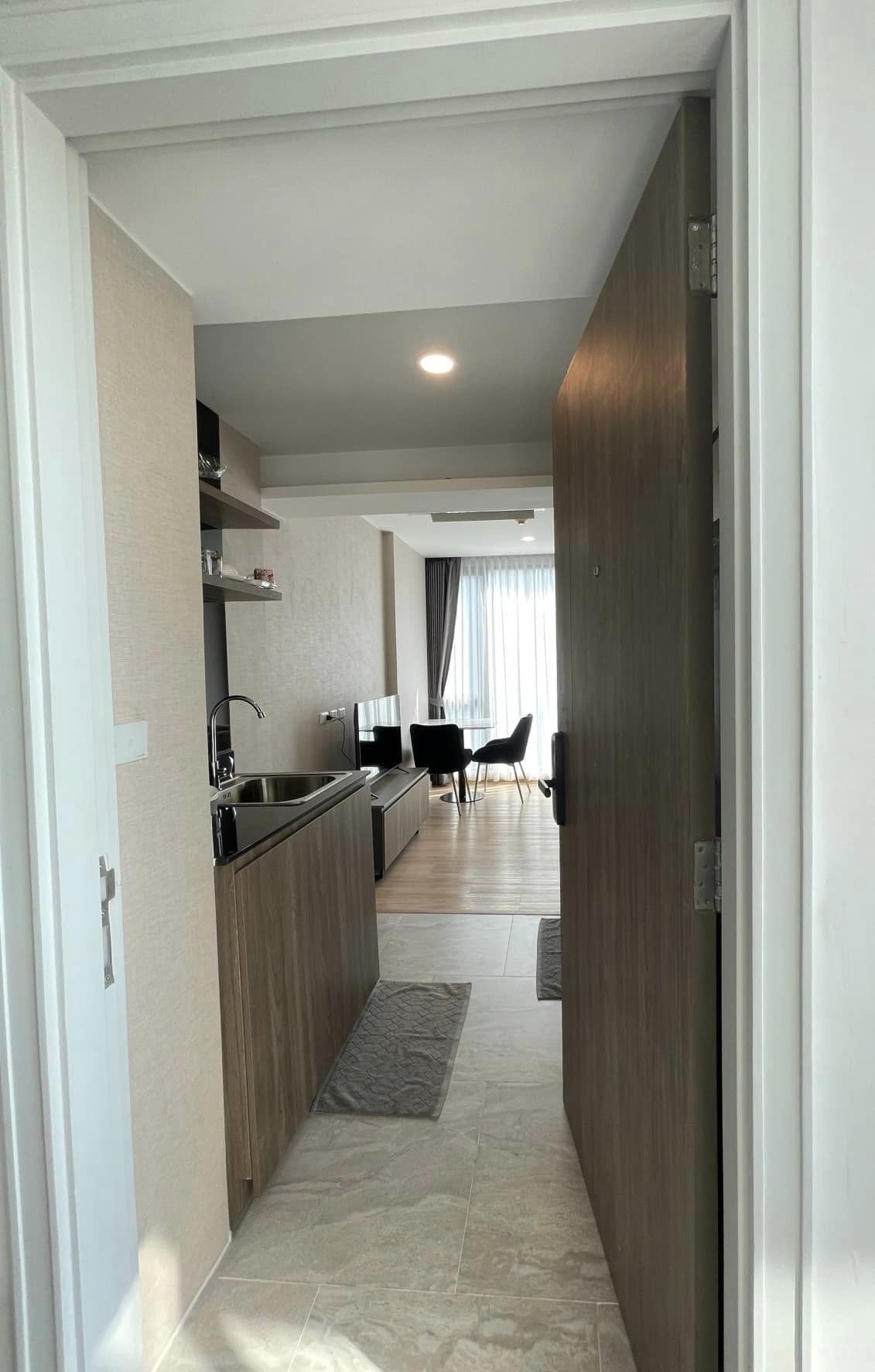 LLoyd Soonvijai Condo - Image 8