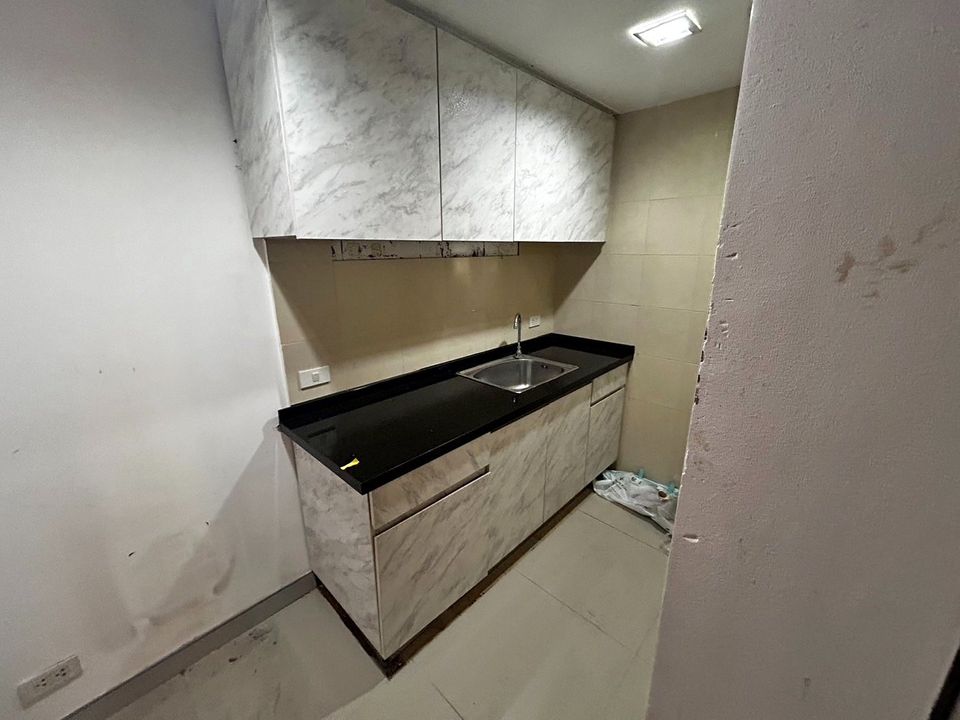  Retail Space  in Sam Sen Nok, Huai Khwang, Bangkok - Image 7