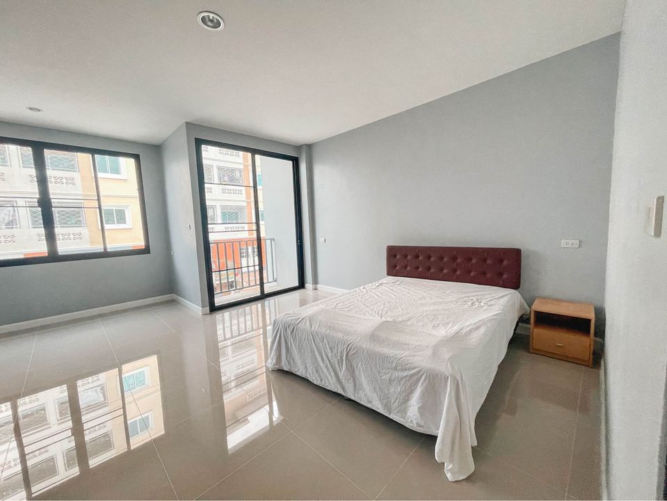 2 Bedroom Townhouse For Rent in Phraeksa, Mueang Samut Prakan, Samut Prakan - Image 8