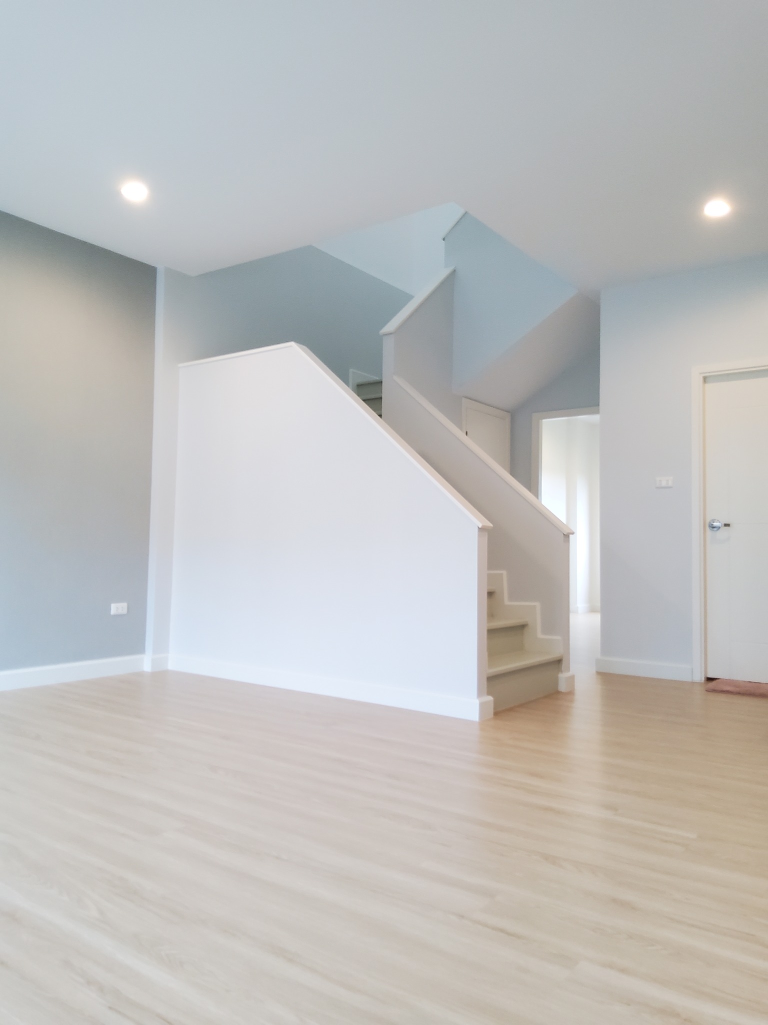 Nalin Grand Avenue - Image 2