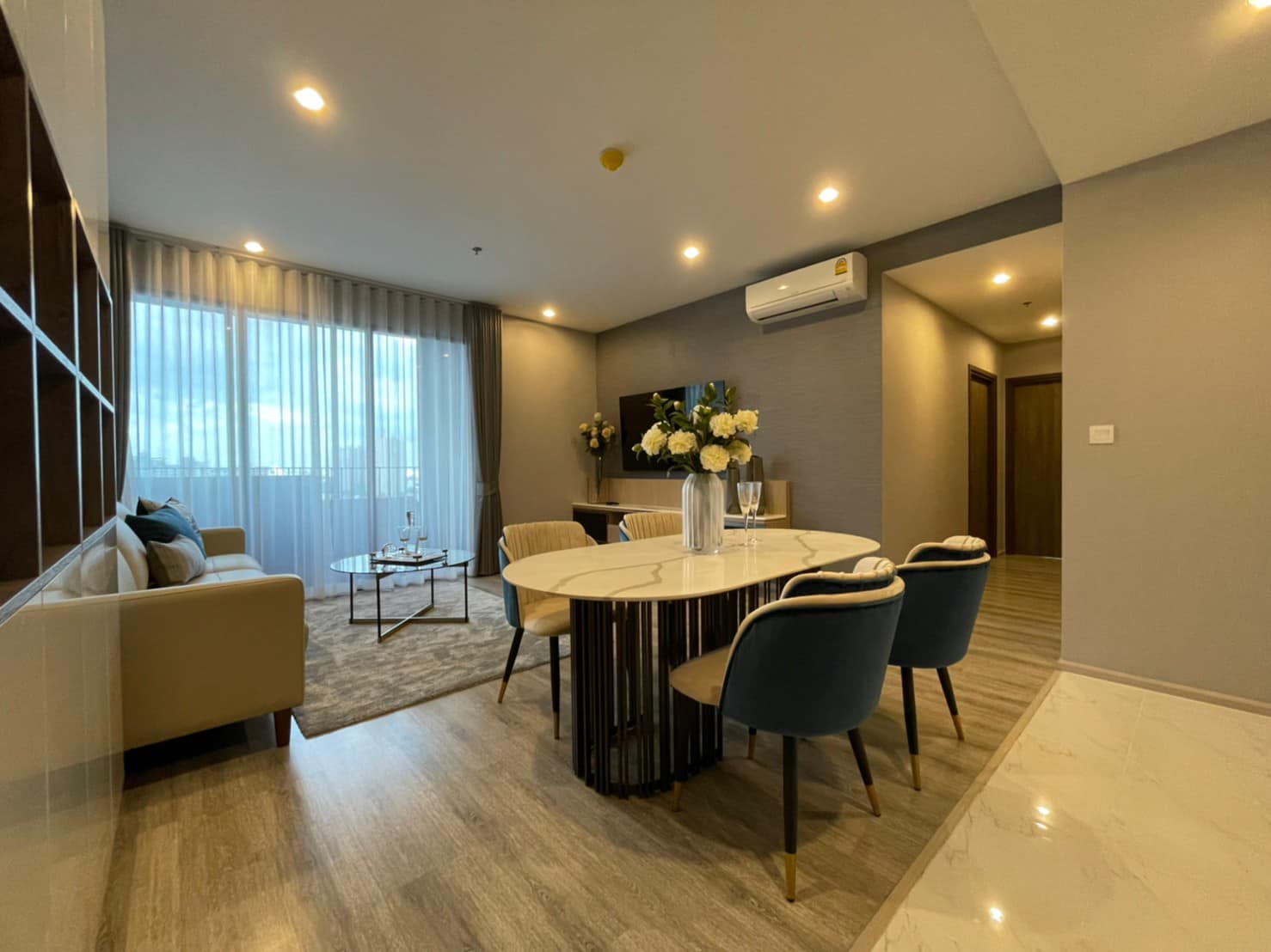2 Bedroom Condo For Rent in Bowon Niwet, Phra Nakhon, Bangkok - Image 3