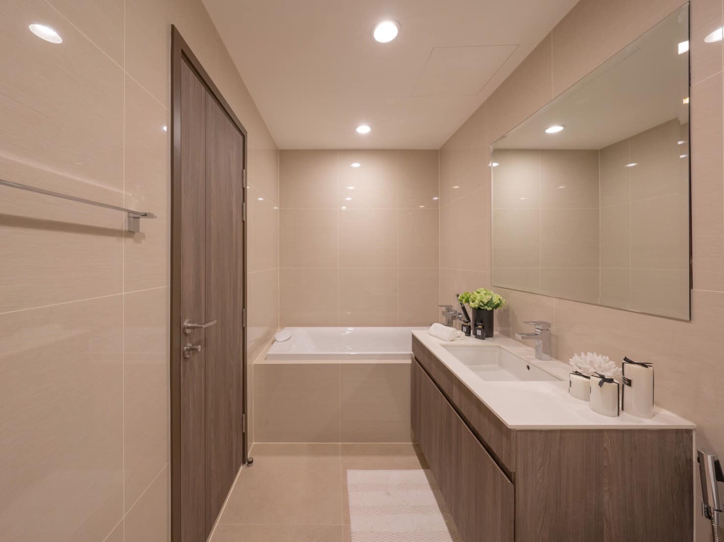2 Bedroom Condo For Rent in Bowon Niwet, Phra Nakhon, Bangkok - Image 4