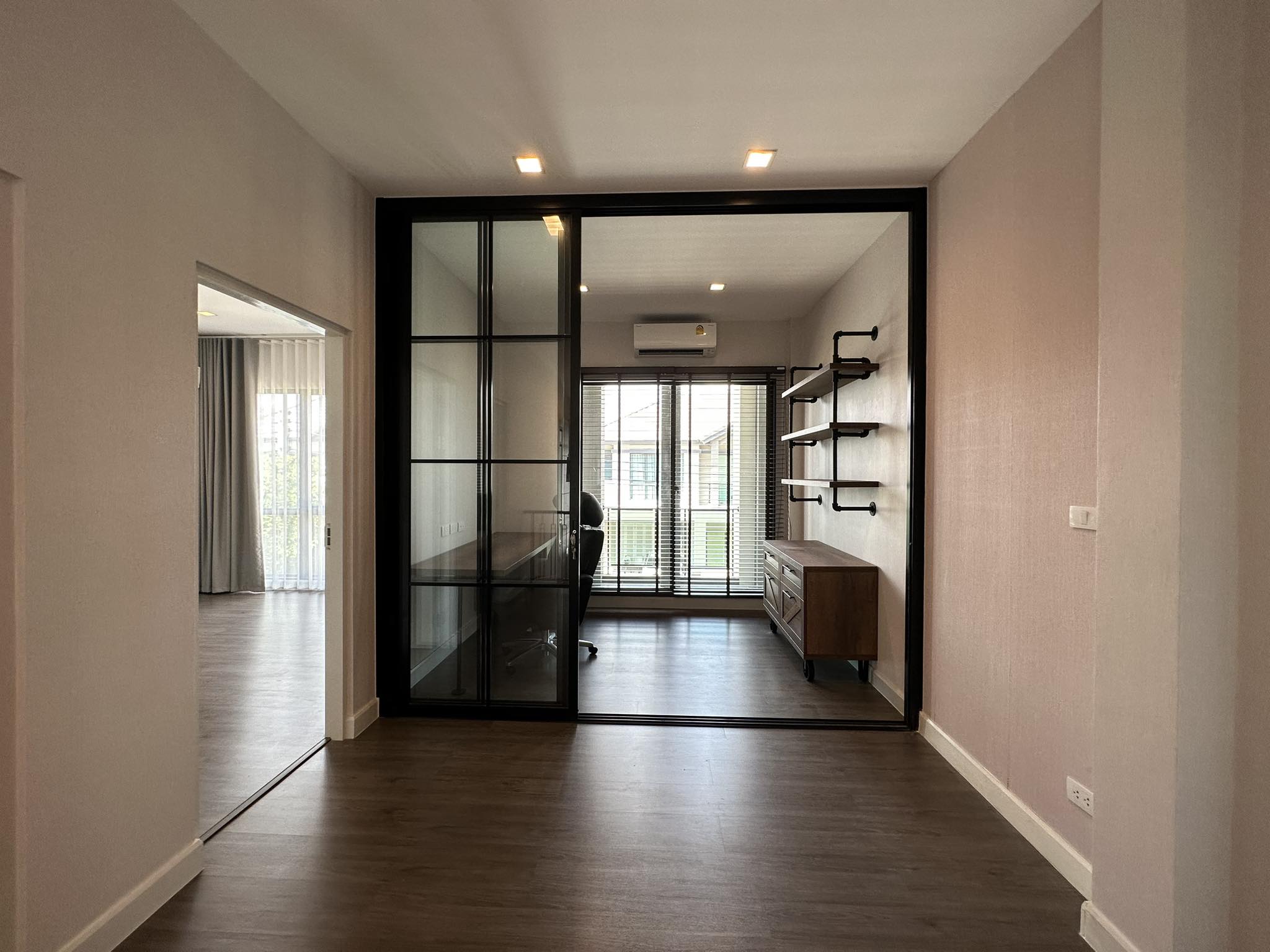 Bangkok Boulevard Rama 9 - Srinakarindra - Image 16