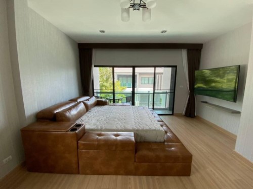 3 Bedroom House  in Dokmai, Prawet, Bangkok - Image 2