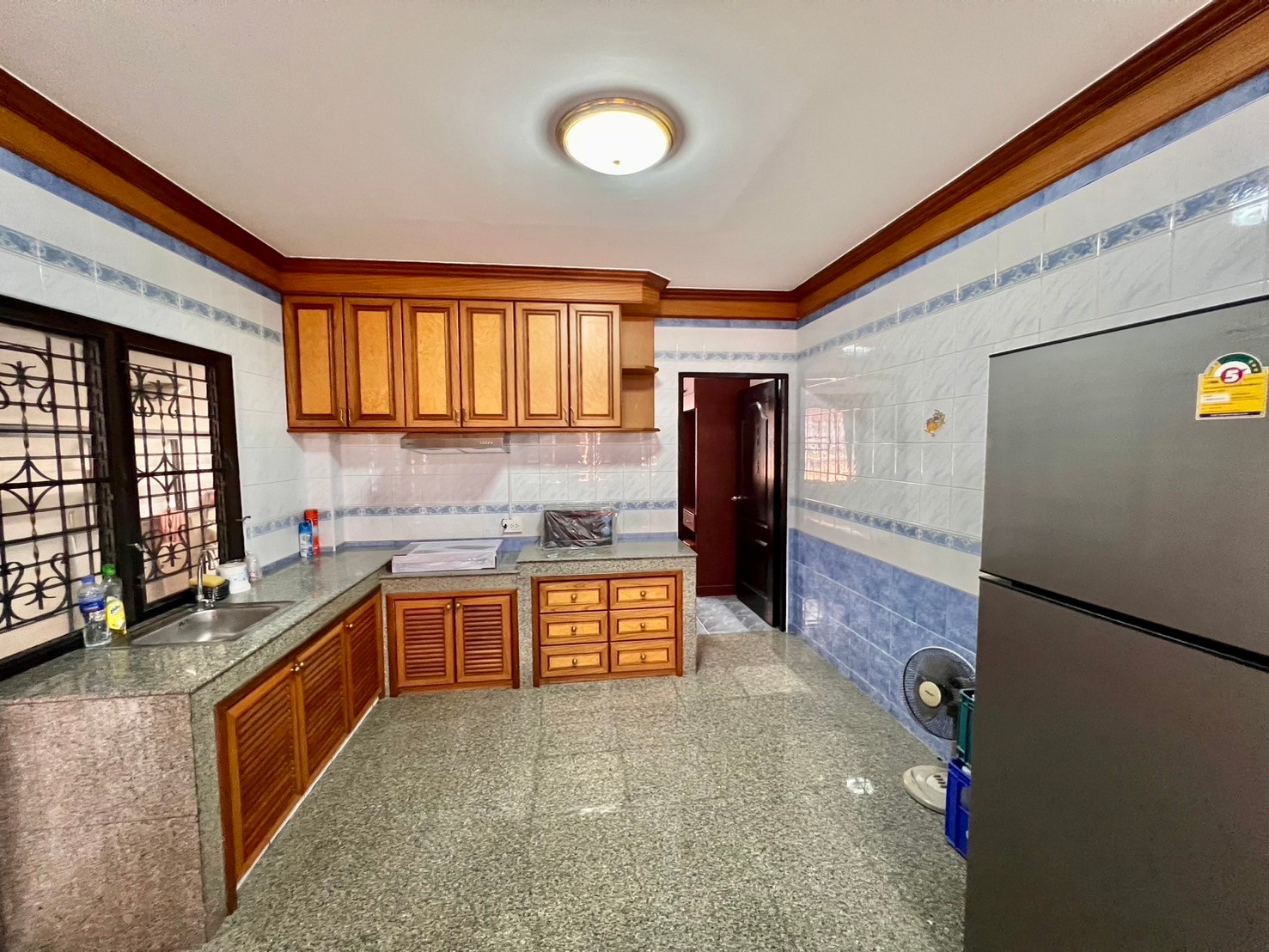 5 Bedroom House For Rent in Fa Ham, Mueang Chiang Mai, Chiang Mai - Image 15