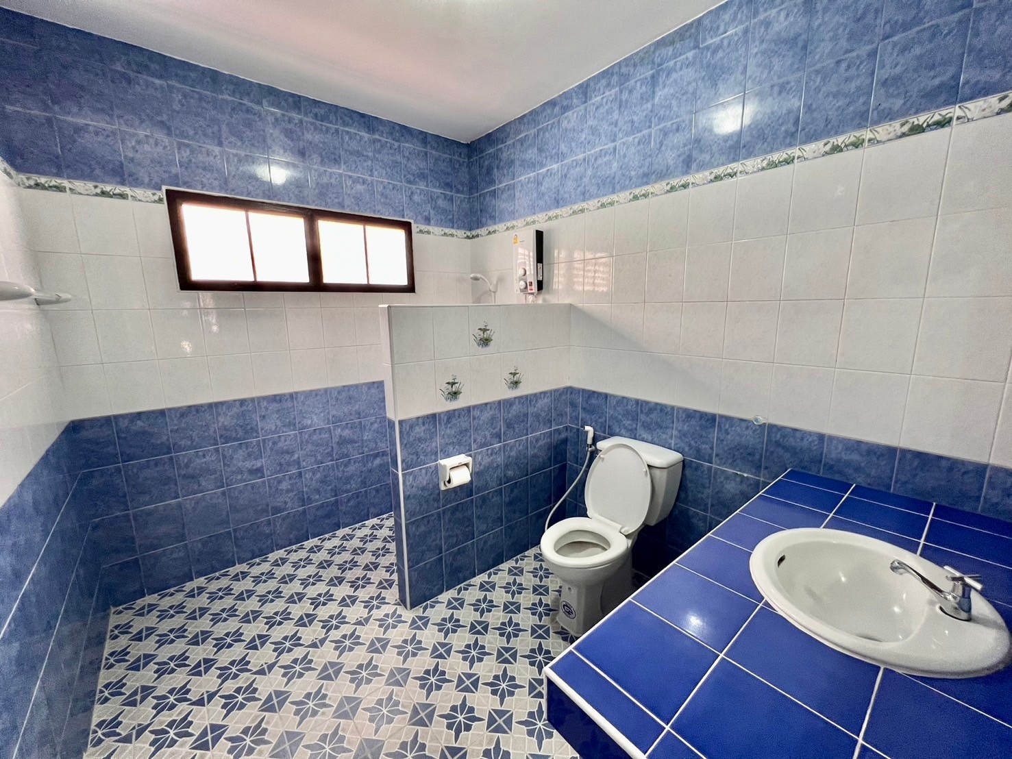 5 Bedroom House For Rent in Fa Ham, Mueang Chiang Mai, Chiang Mai - Image 18