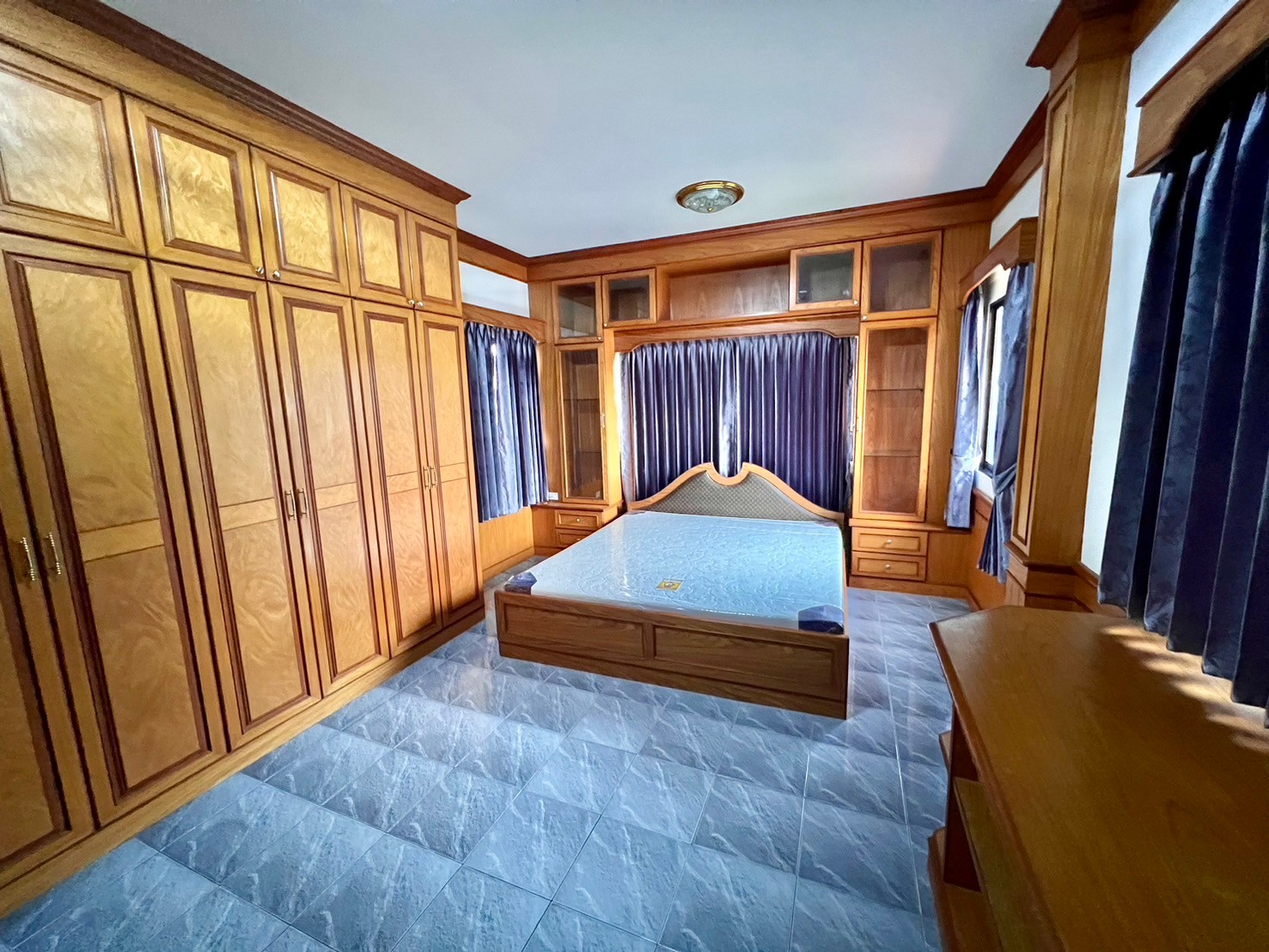 5 Bedroom House For Rent in Fa Ham, Mueang Chiang Mai, Chiang Mai - Image 10