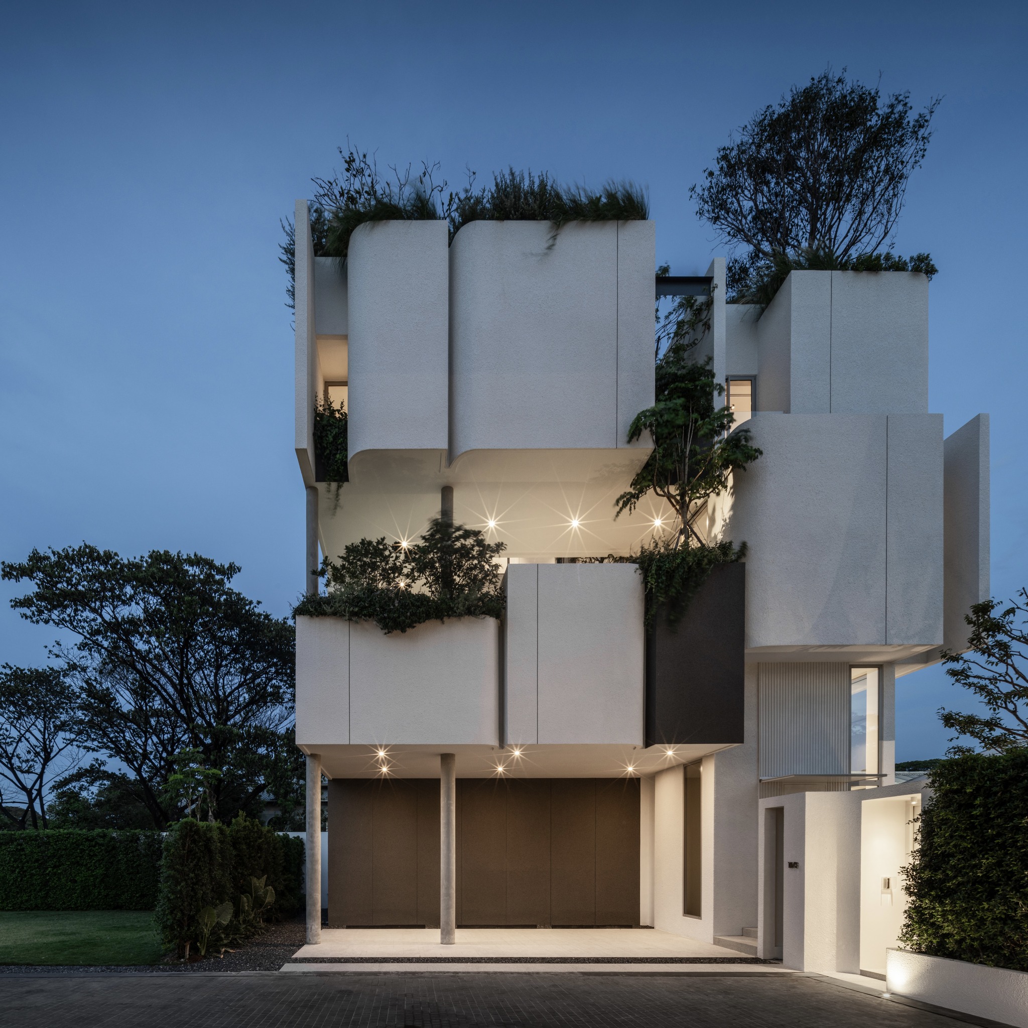 ARQ10 - Image 1