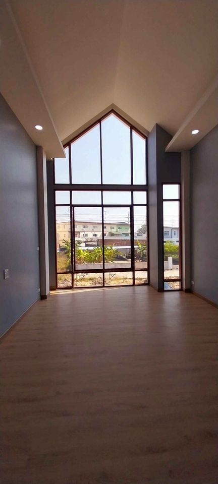 5 Bedroom House For Sale in Nong Khwai, Hang Dong, Chiang Mai - Image 3