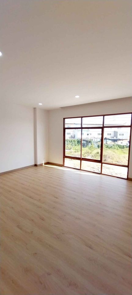 5 Bedroom House For Sale in Nong Khwai, Hang Dong, Chiang Mai - Image 2