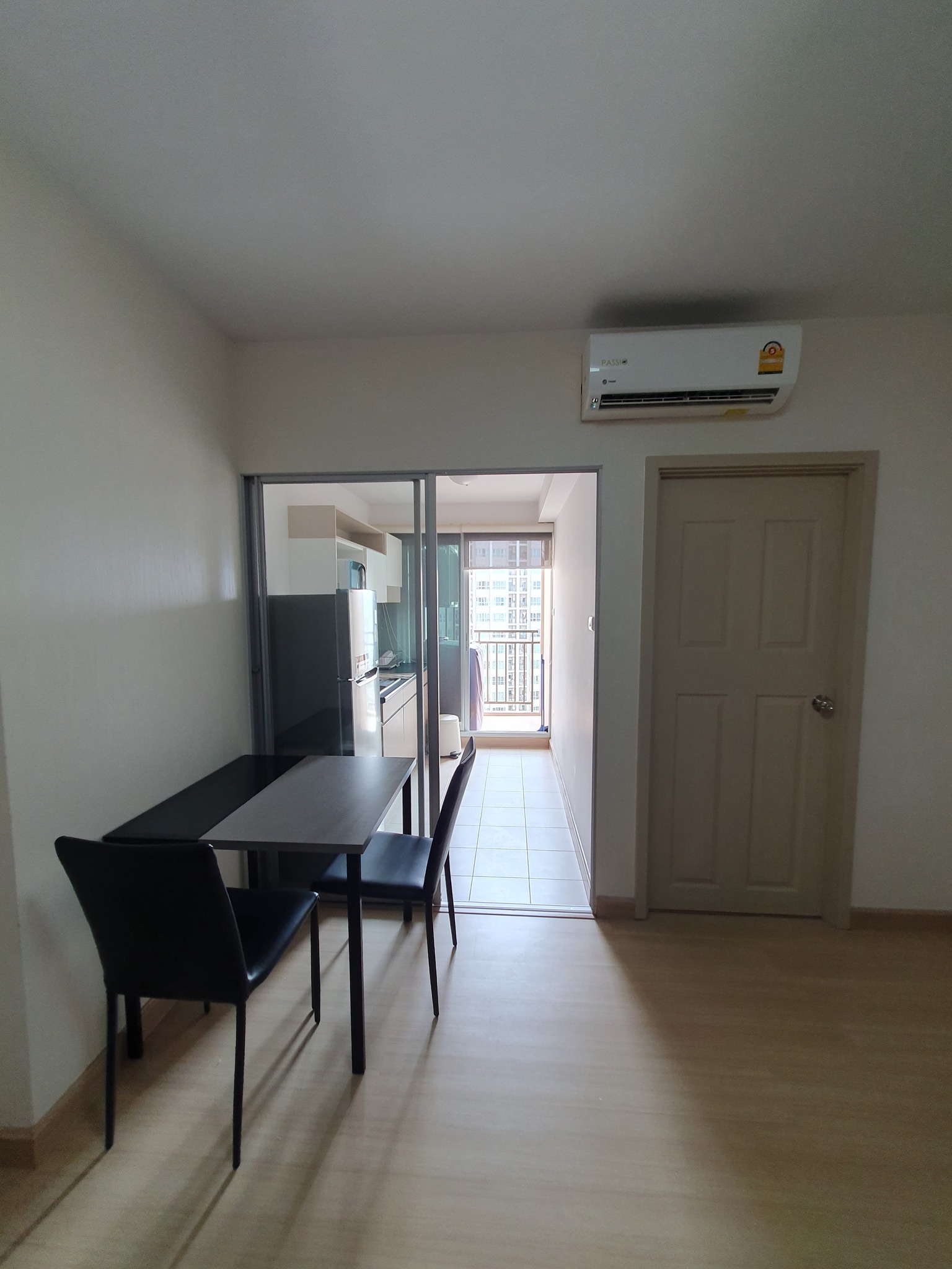 1 Bedroom Condo For Sale in Sam Sen Nok, Huai Khwang, Bangkok - Image 2