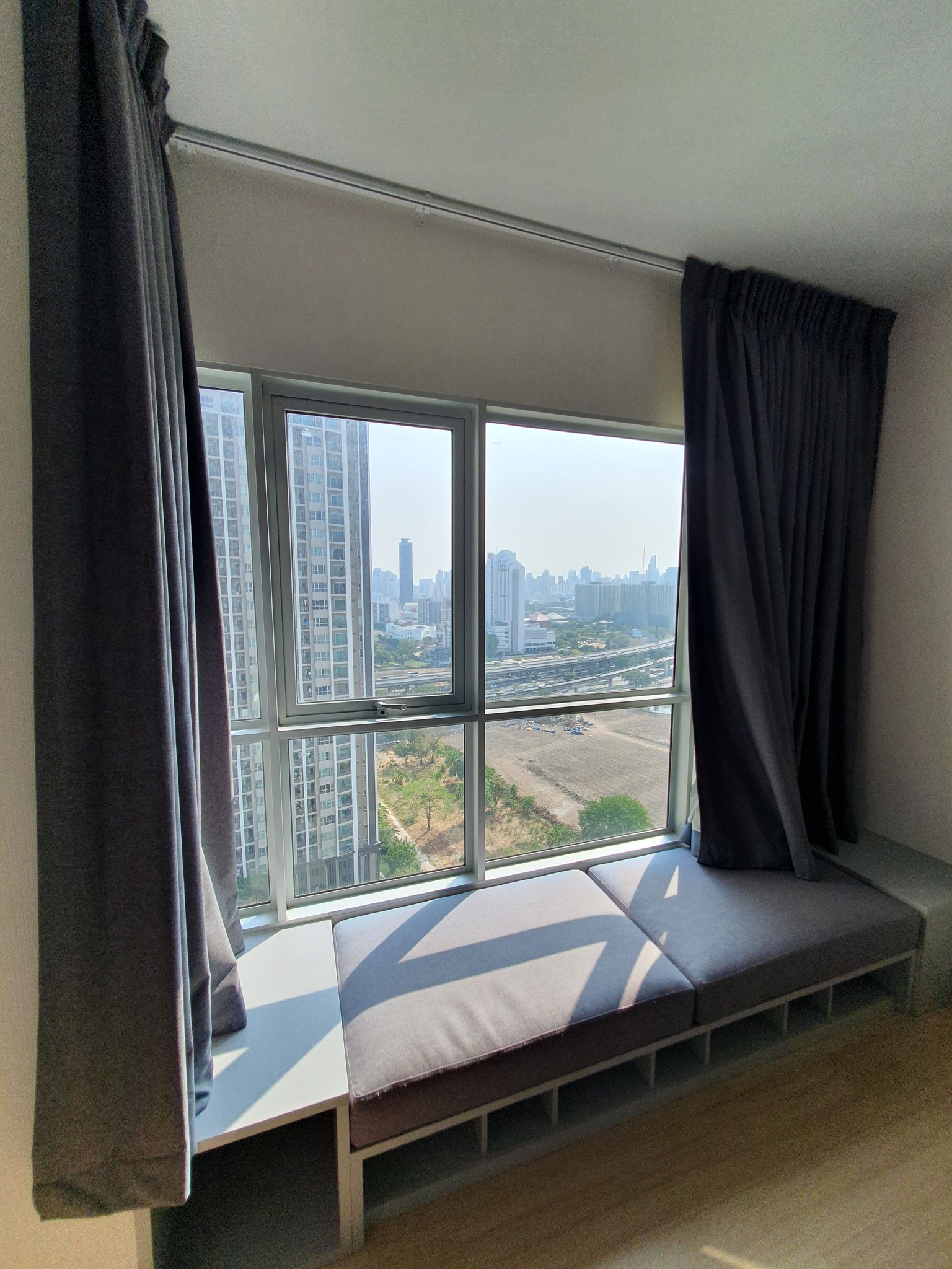 1 Bedroom Condo For Sale in Sam Sen Nok, Huai Khwang, Bangkok - Image 10
