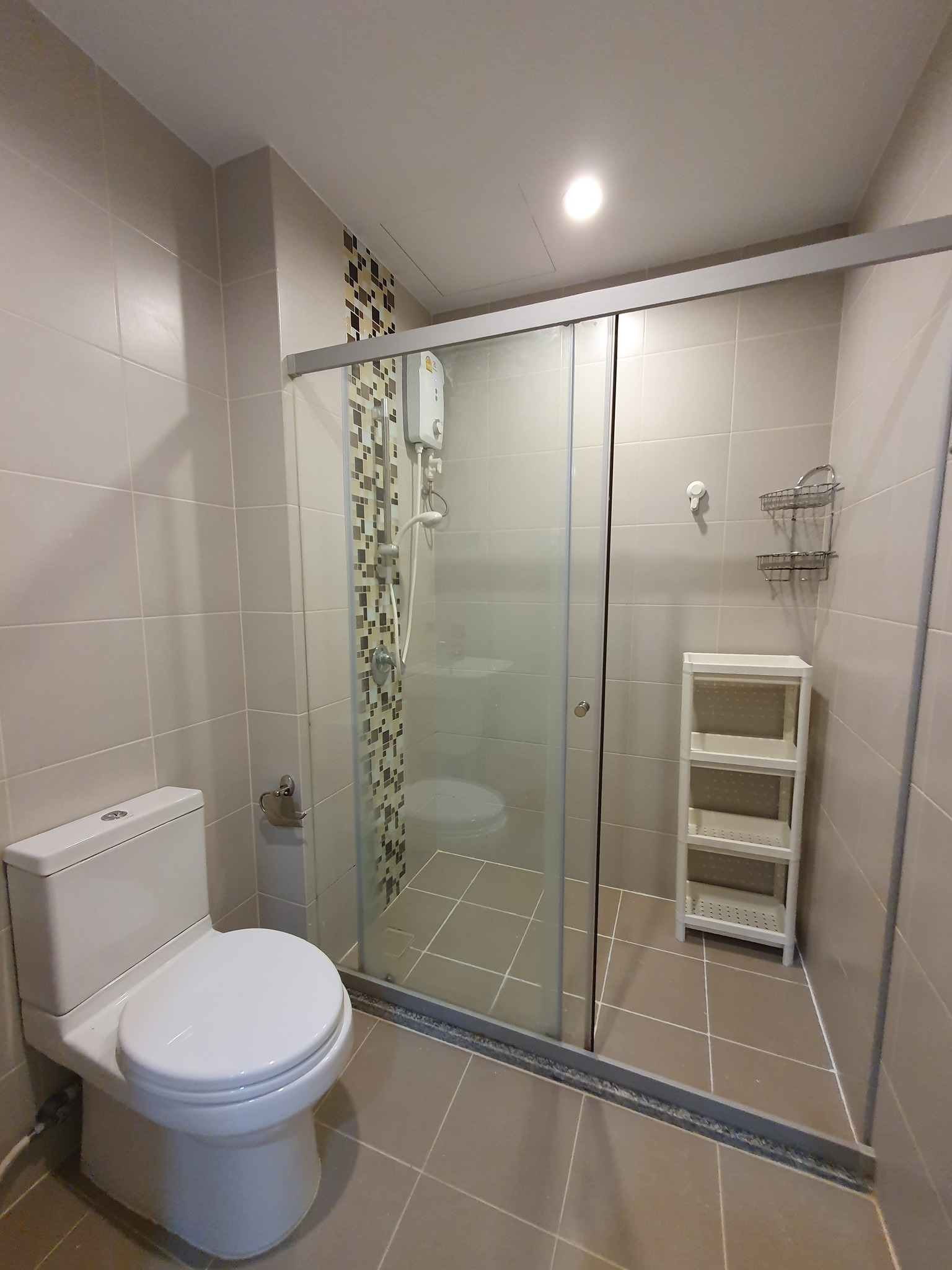 1 Bedroom Condo For Sale in Sam Sen Nok, Huai Khwang, Bangkok - Image 6