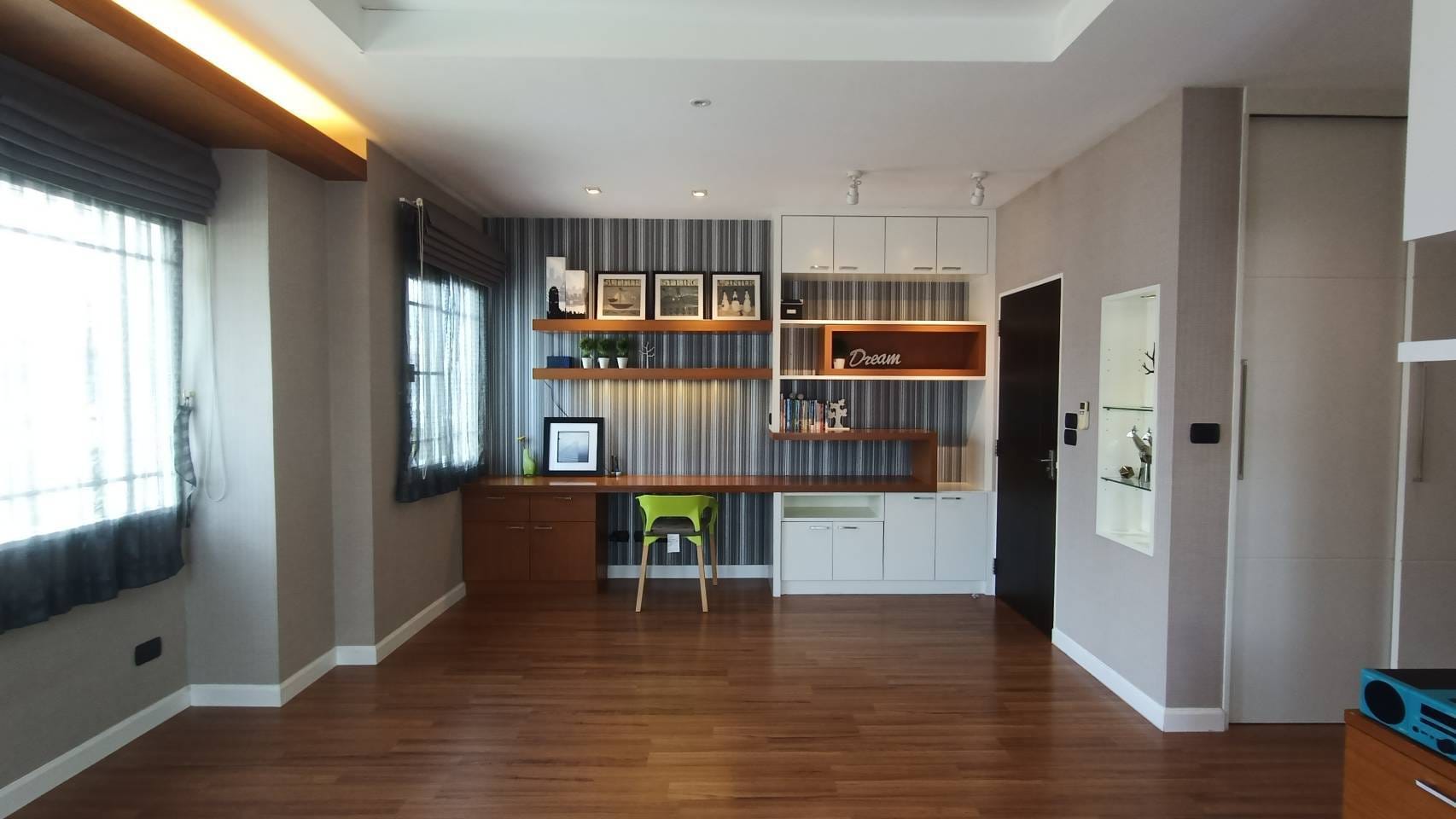 3 ห้องนอน คอนโด สำหรับขาย ใน ดอกไม้, ประเวศ, กรุงเทพมหานคร - Image 1