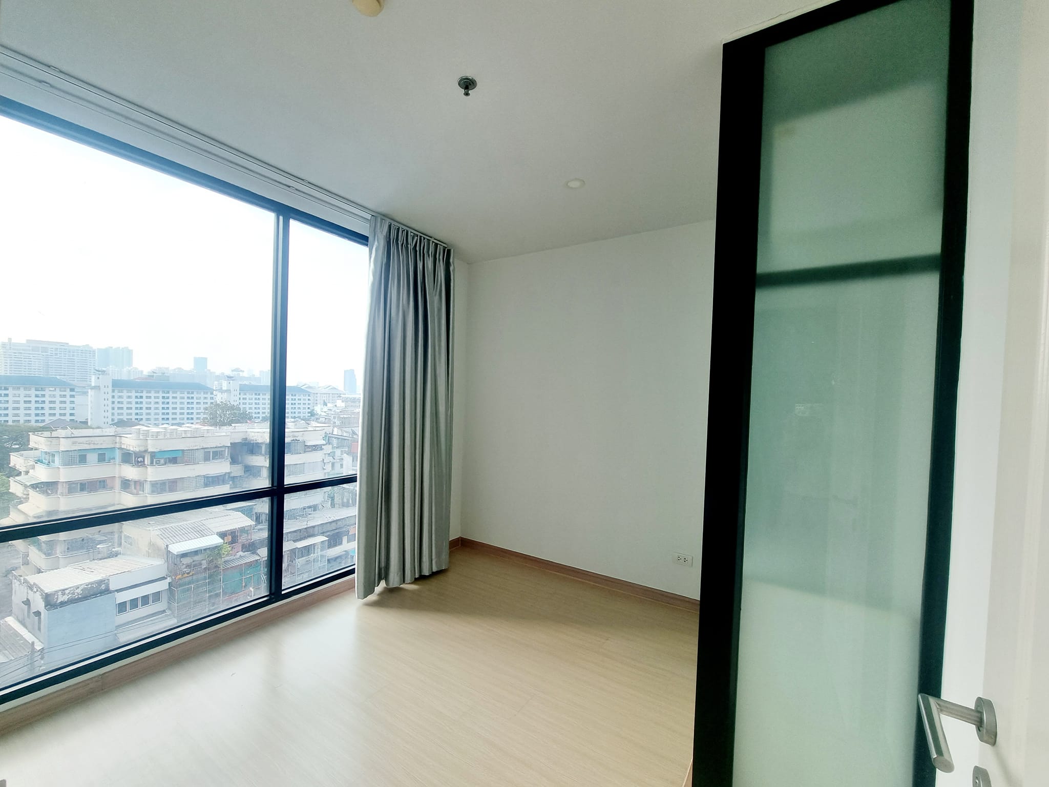 Bangkok Horizon Sathorn - Image 10