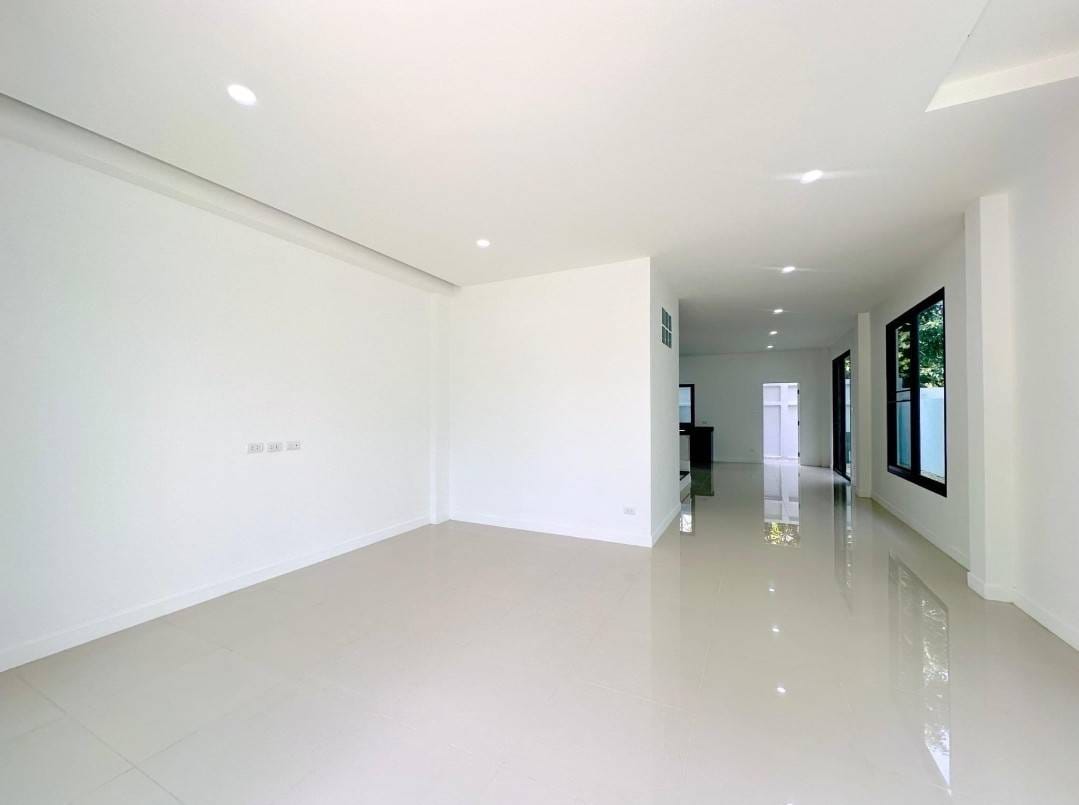 3 Bedroom Townhouse  in Suthep, Mueang Chiang Mai, Chiang Mai - Image 5