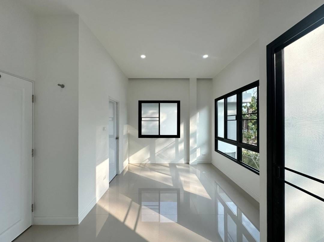 3 Bedroom Townhouse  in Suthep, Mueang Chiang Mai, Chiang Mai - Image 8