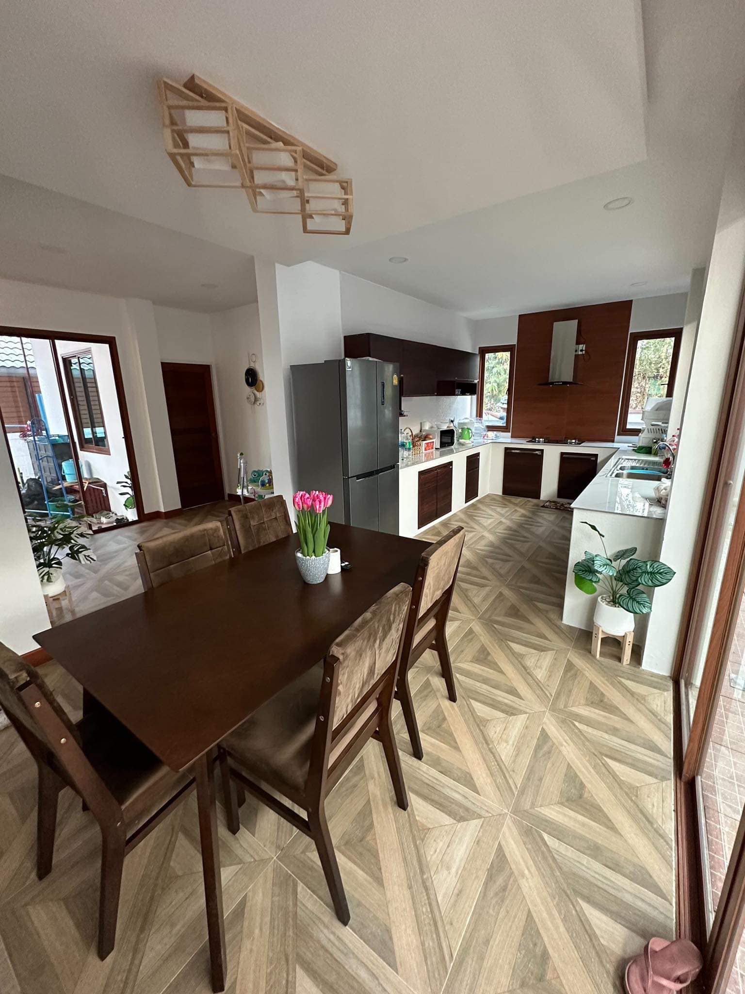 4 卧室 独立房屋  在  - Image 2