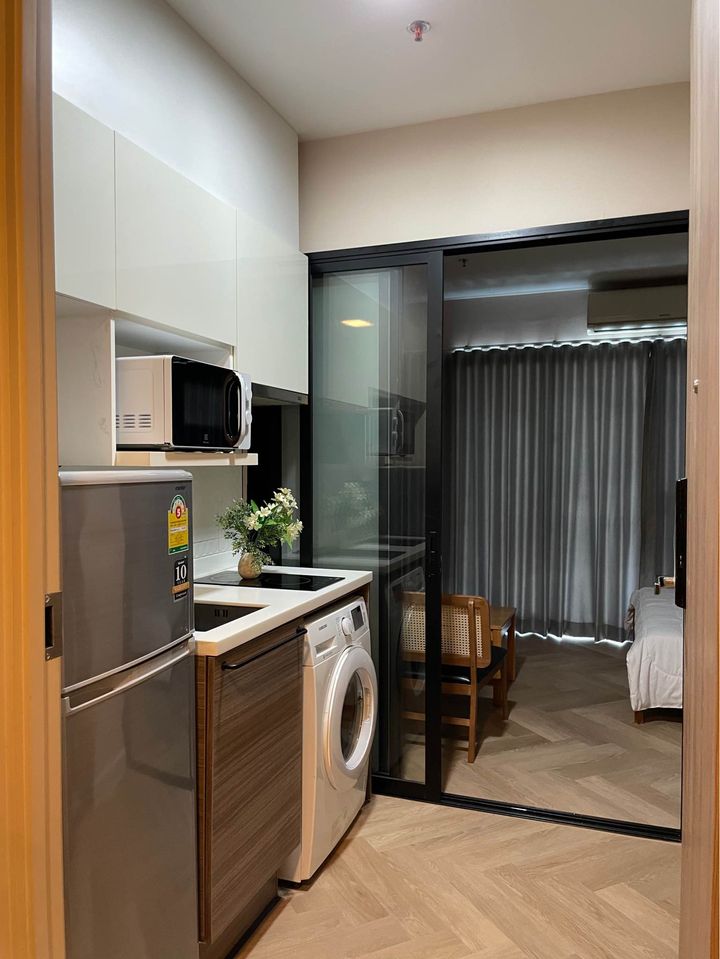 Condolette Midst Rama 9 - Image 1