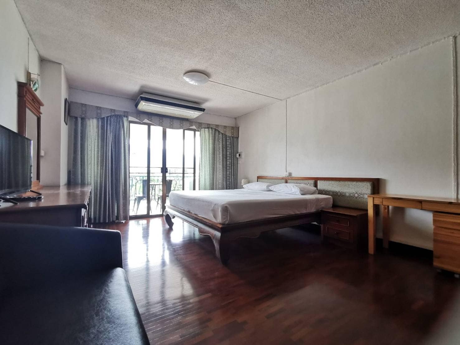 Hillside 4 Condotel - Image 1