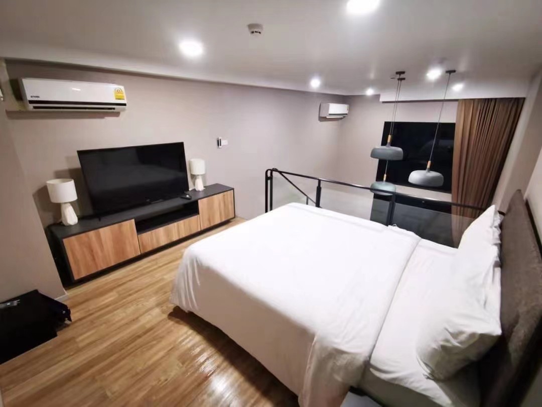 Blossom Condo Sathon-Charoen Rat - Image 3