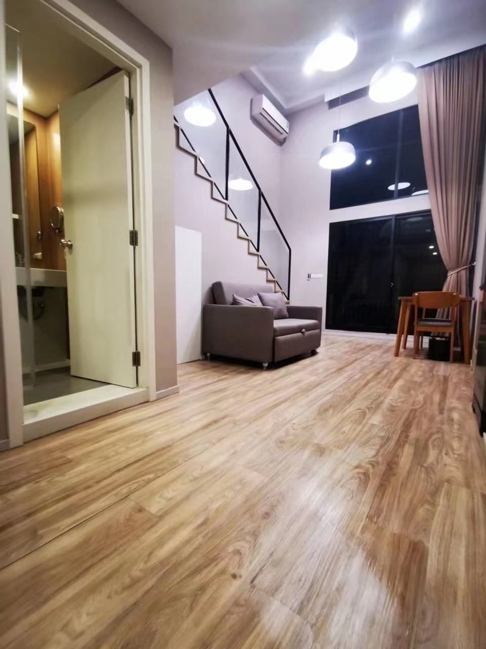 Blossom Condo Sathon-Charoen Rat - Image 6