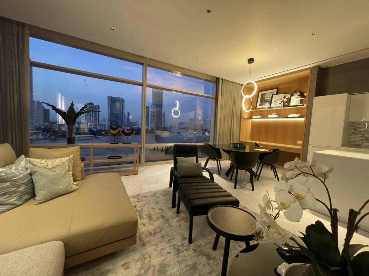 Four Seasons Private Residences - Image 2