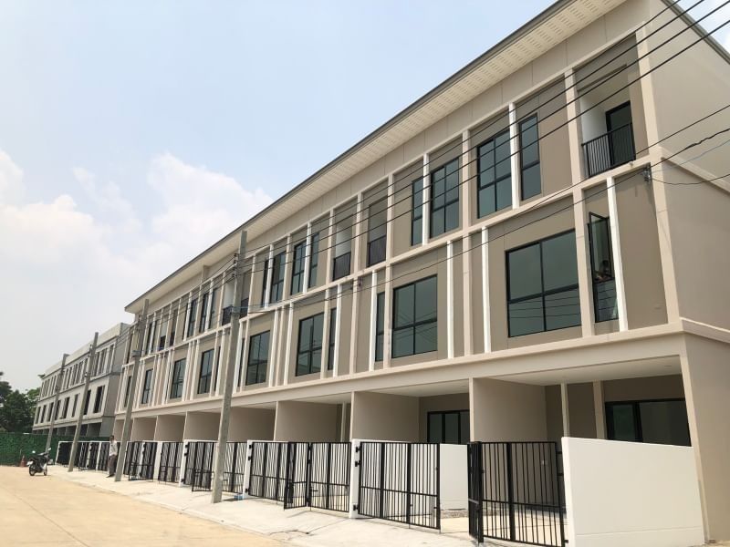 Patio Srinakarin - Rama 9 - Image 2