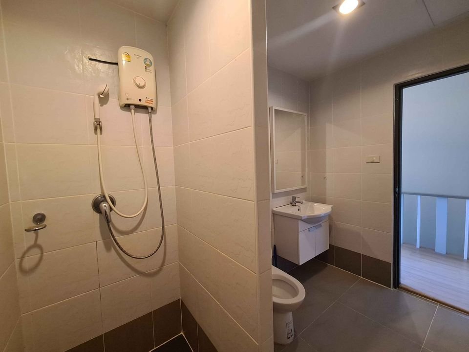 3 Bedroom Townhouse For Sale in Chang Khlan, Mueang Chiang Mai, Chiang Mai - Image 9