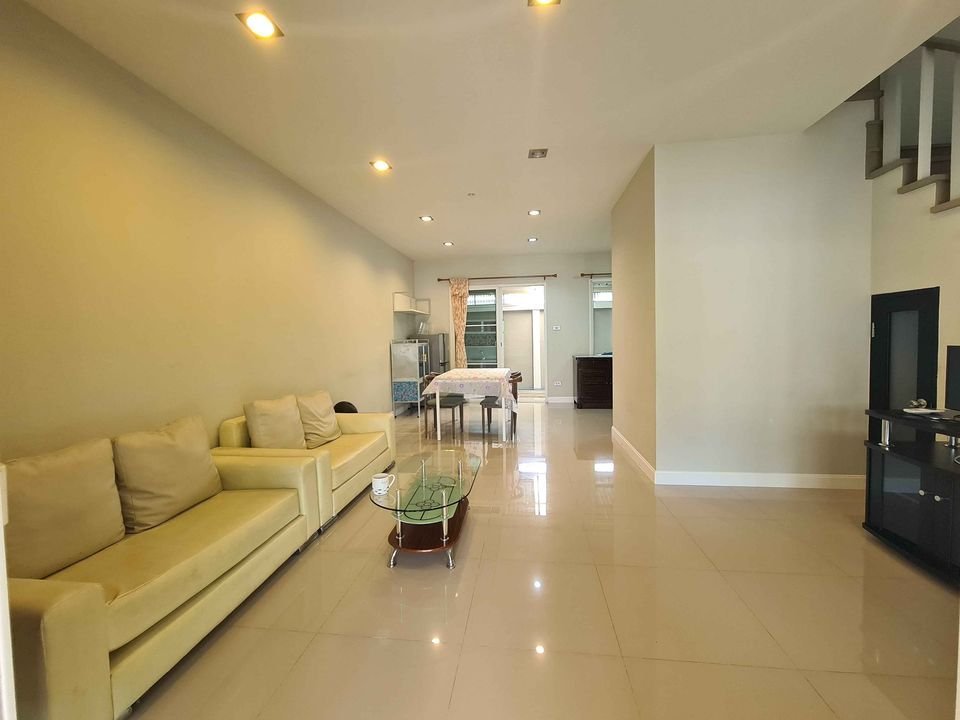 3 Bedroom Townhouse For Sale in Chang Khlan, Mueang Chiang Mai, Chiang Mai - Image 3