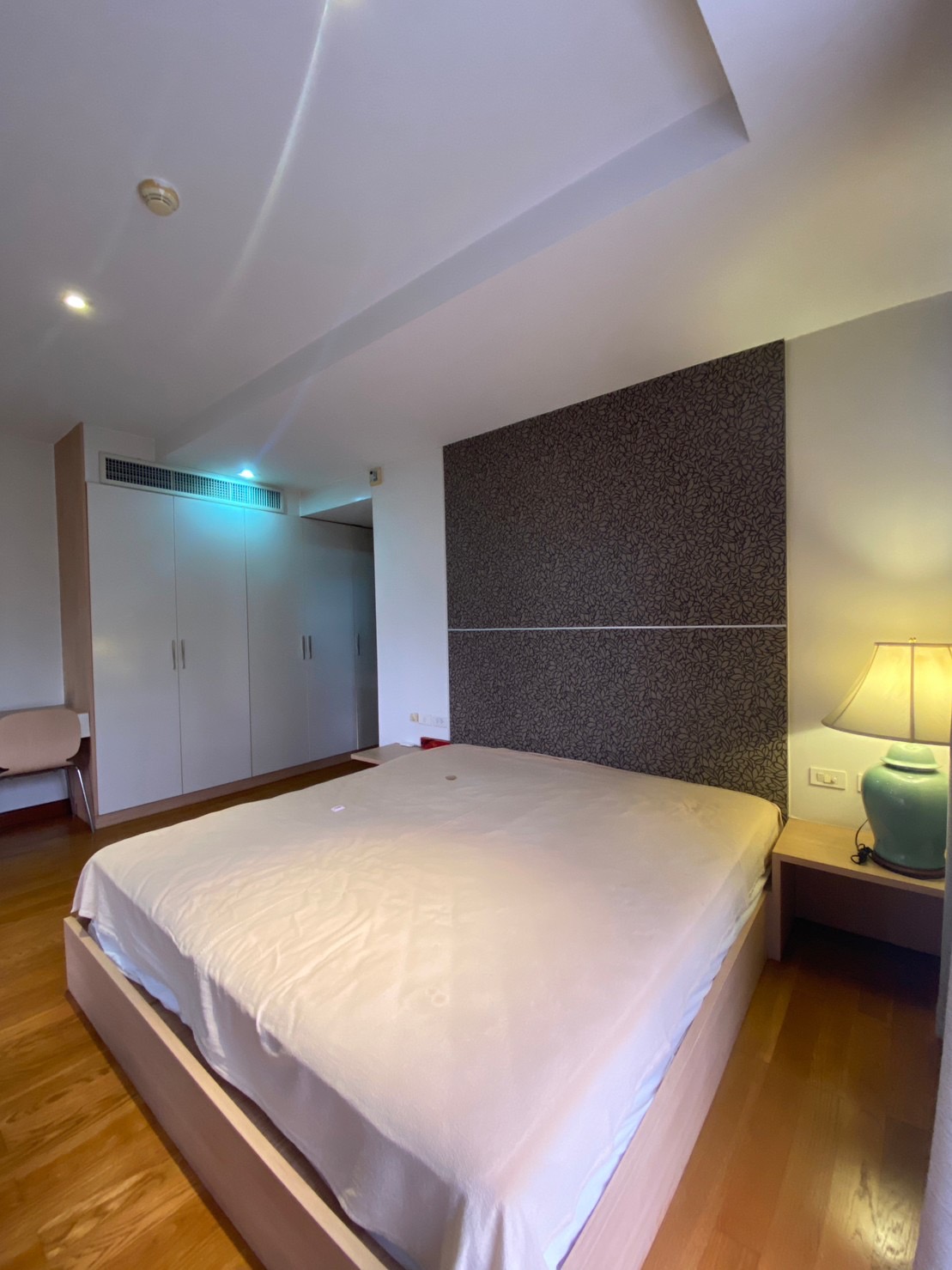 W 8 Thonglor 25 - Image 8
