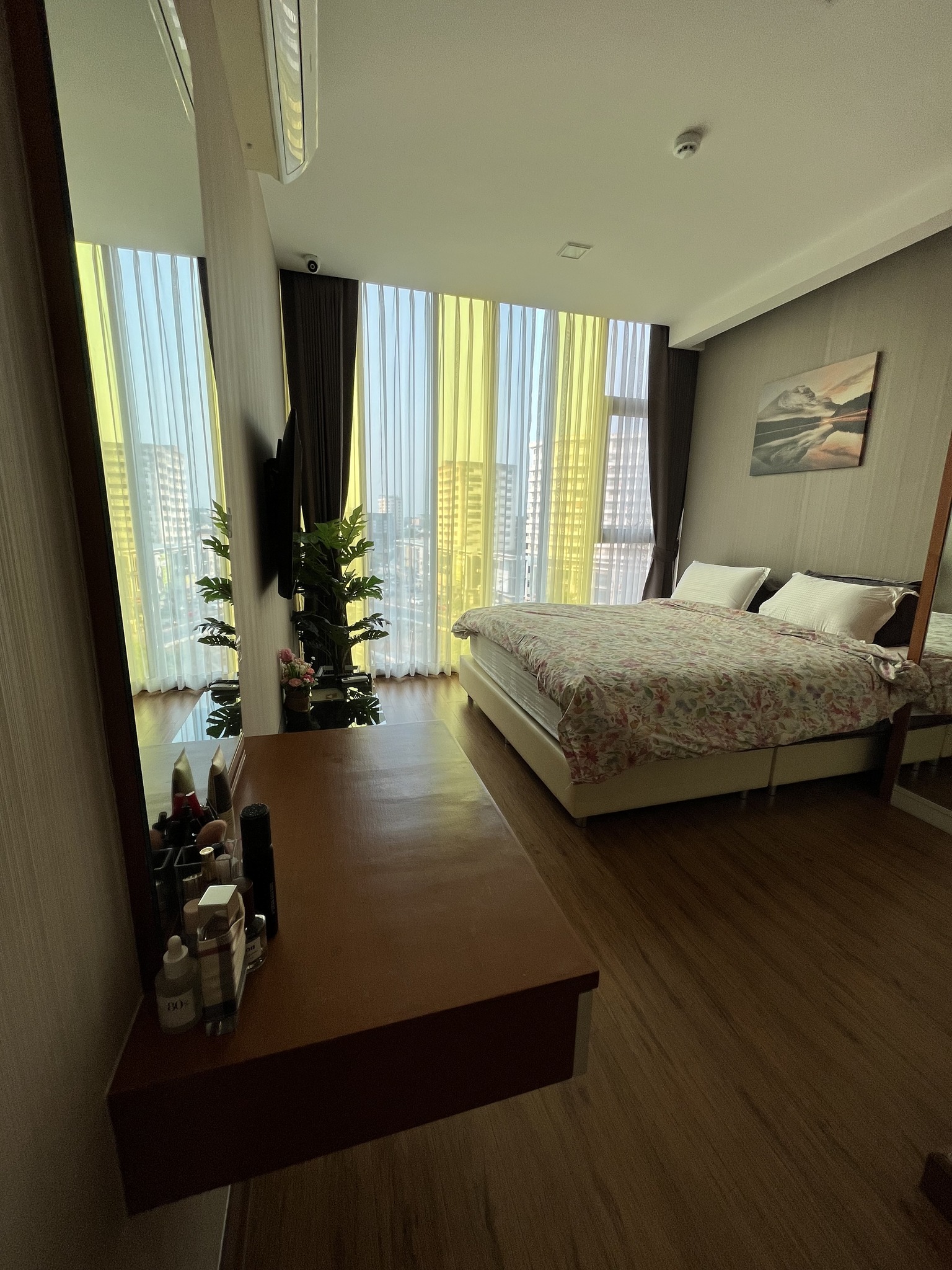 Stylish Condo - Image 23