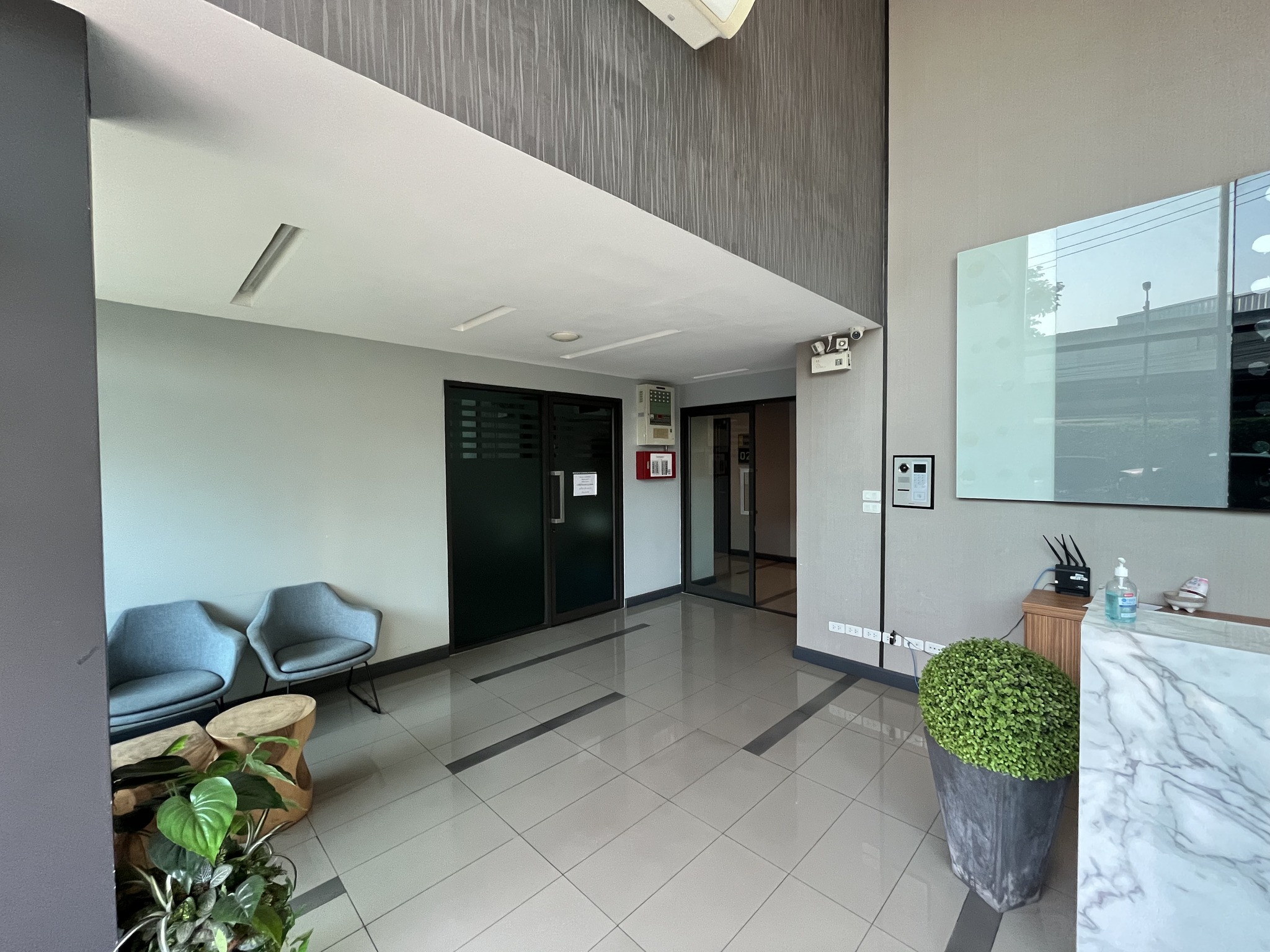 Stylish Condo - Image 13