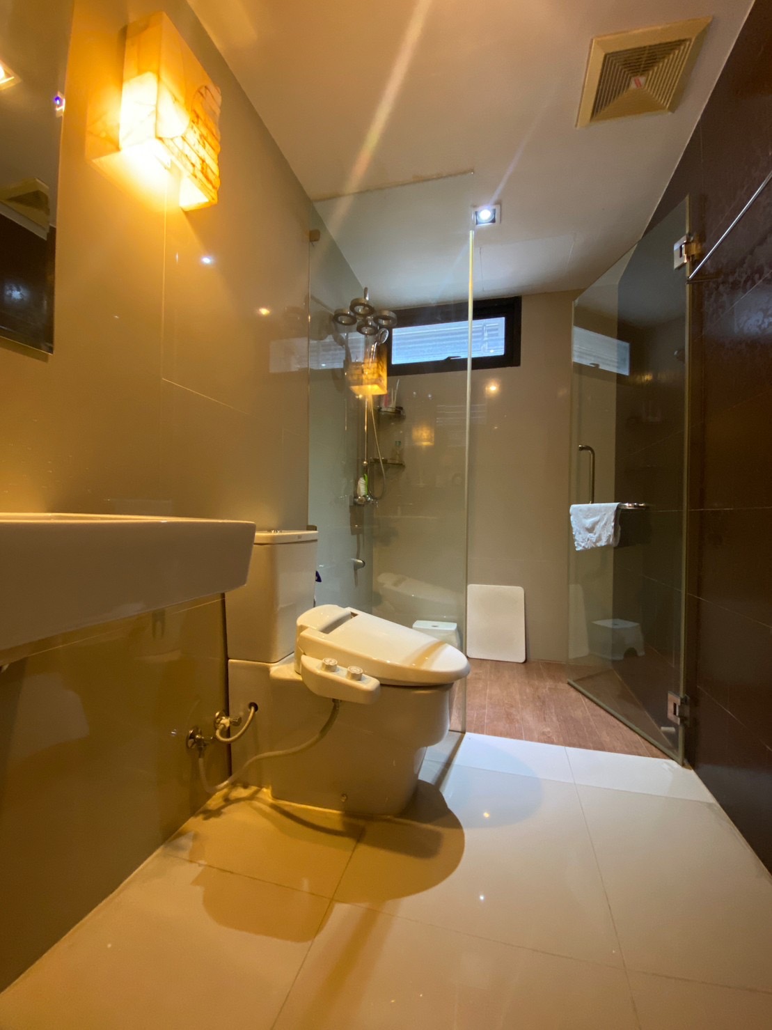 W 8 Thonglor 25 - Image 5