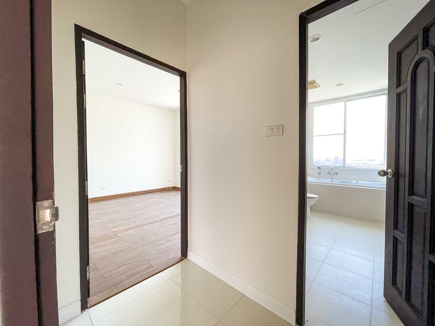 Convention Condo - Image 19