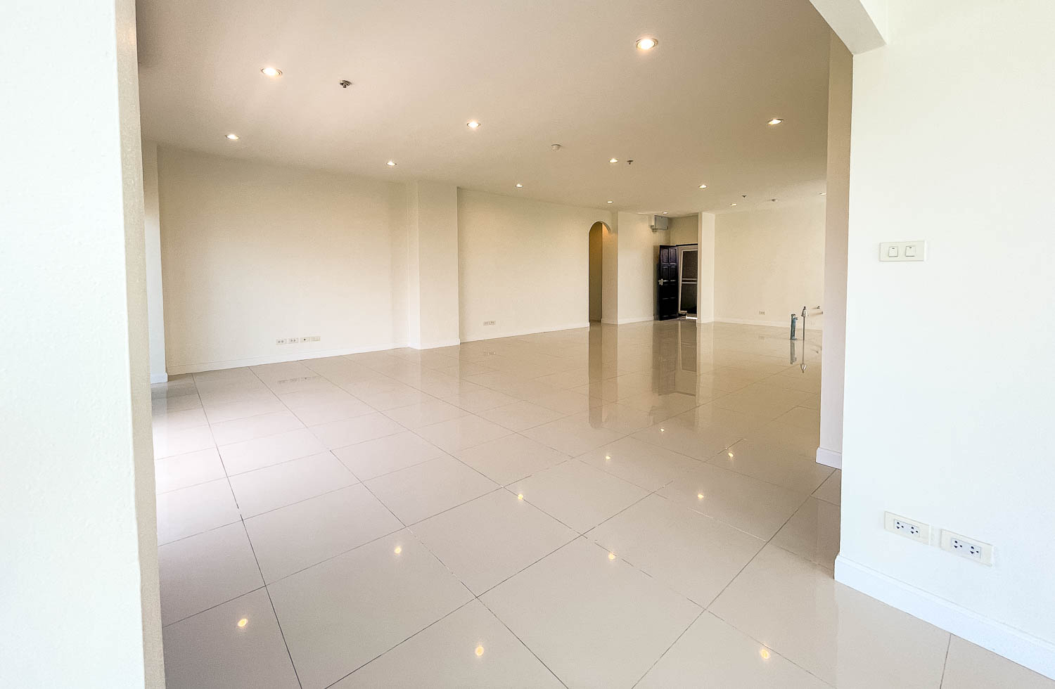 Convention Condo - Image 3