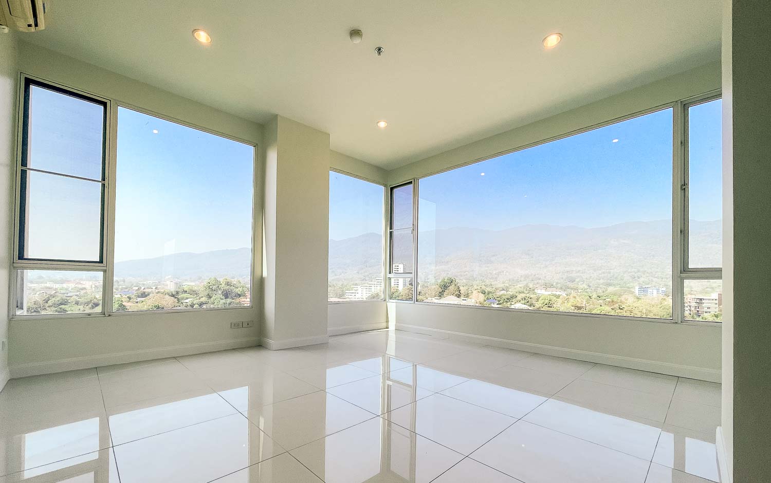 Convention Condo - Image 1