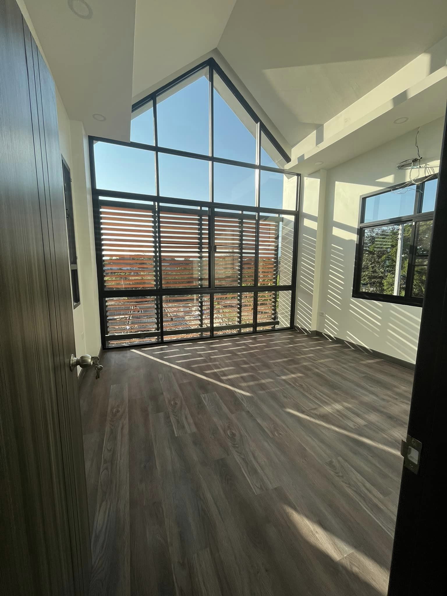 4 Bedroom House For Sale in Pa Daet, Mueang Chiang Mai, Chiang Mai - Image 2