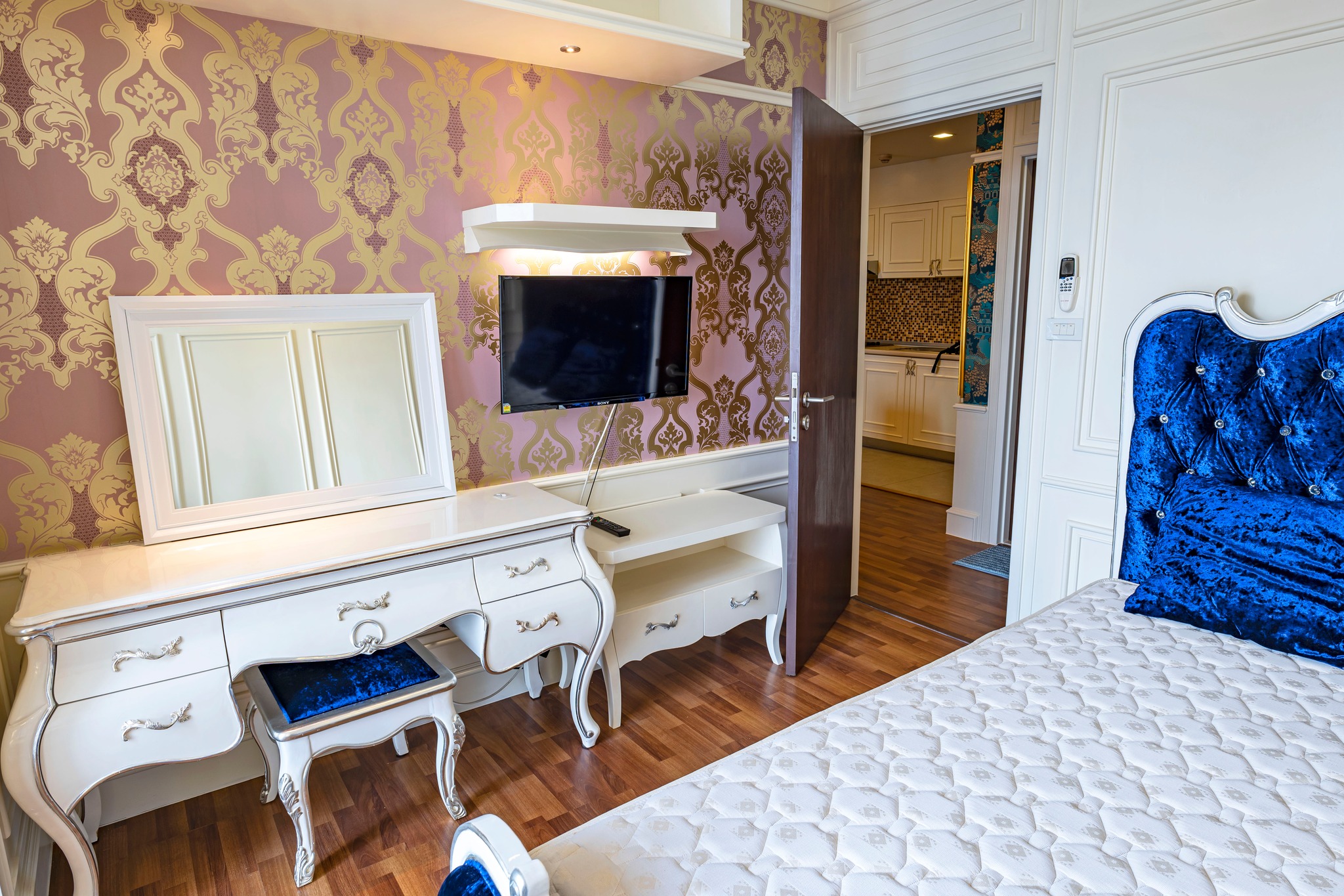 Le Luk Condominium - Image 23