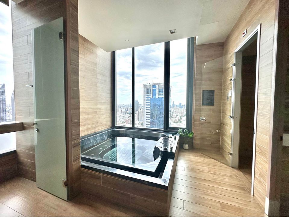 THE ESSE Asoke - Image 9