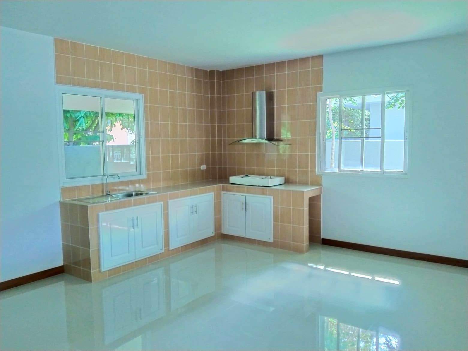 3 Bedroom House For Sale in San Phak Wan, Hang Dong, Chiang Mai - Image 4