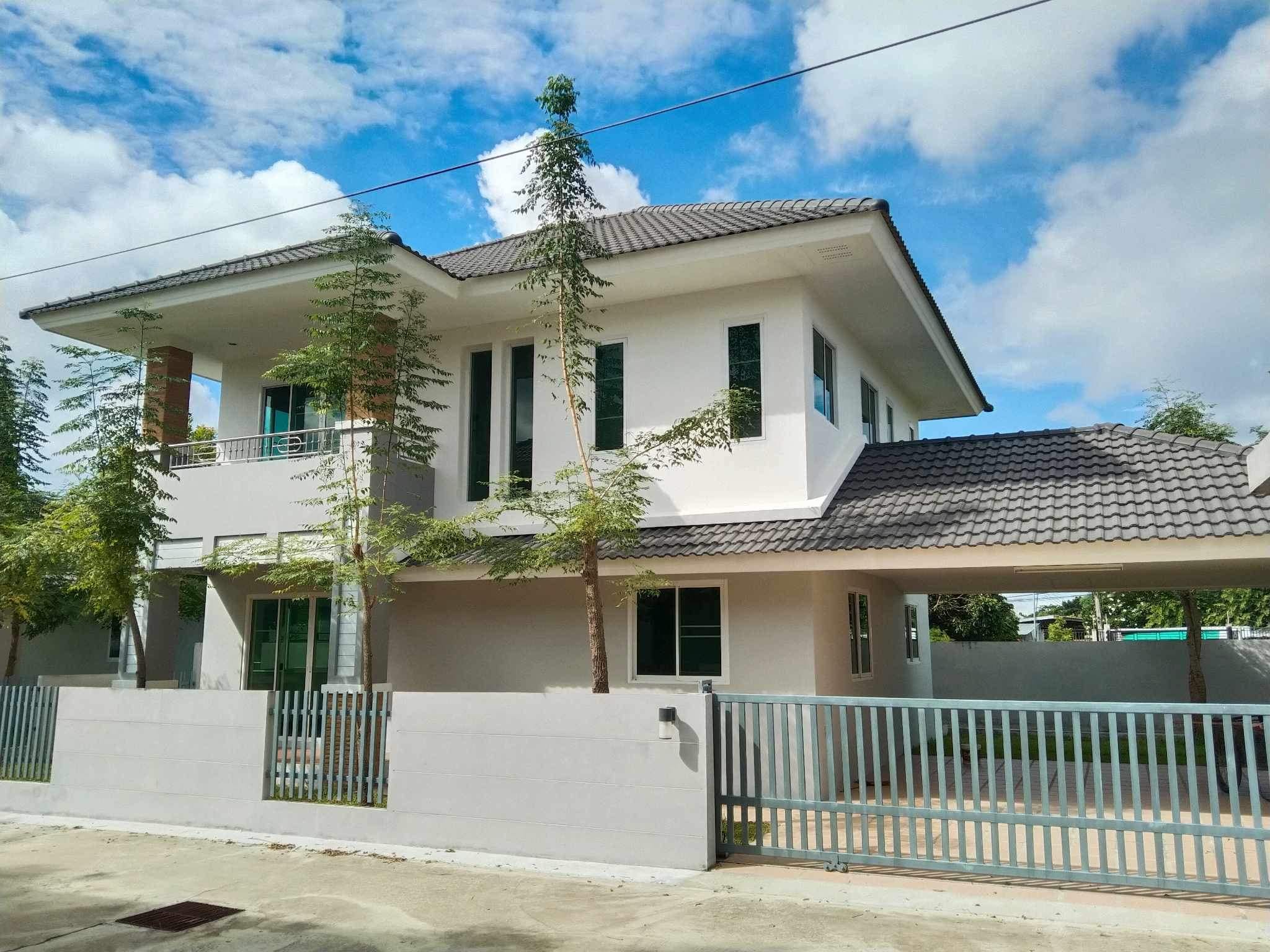 4 Bedroom House For Sale in San Phak Wan, Hang Dong, Chiang Mai - Image 1