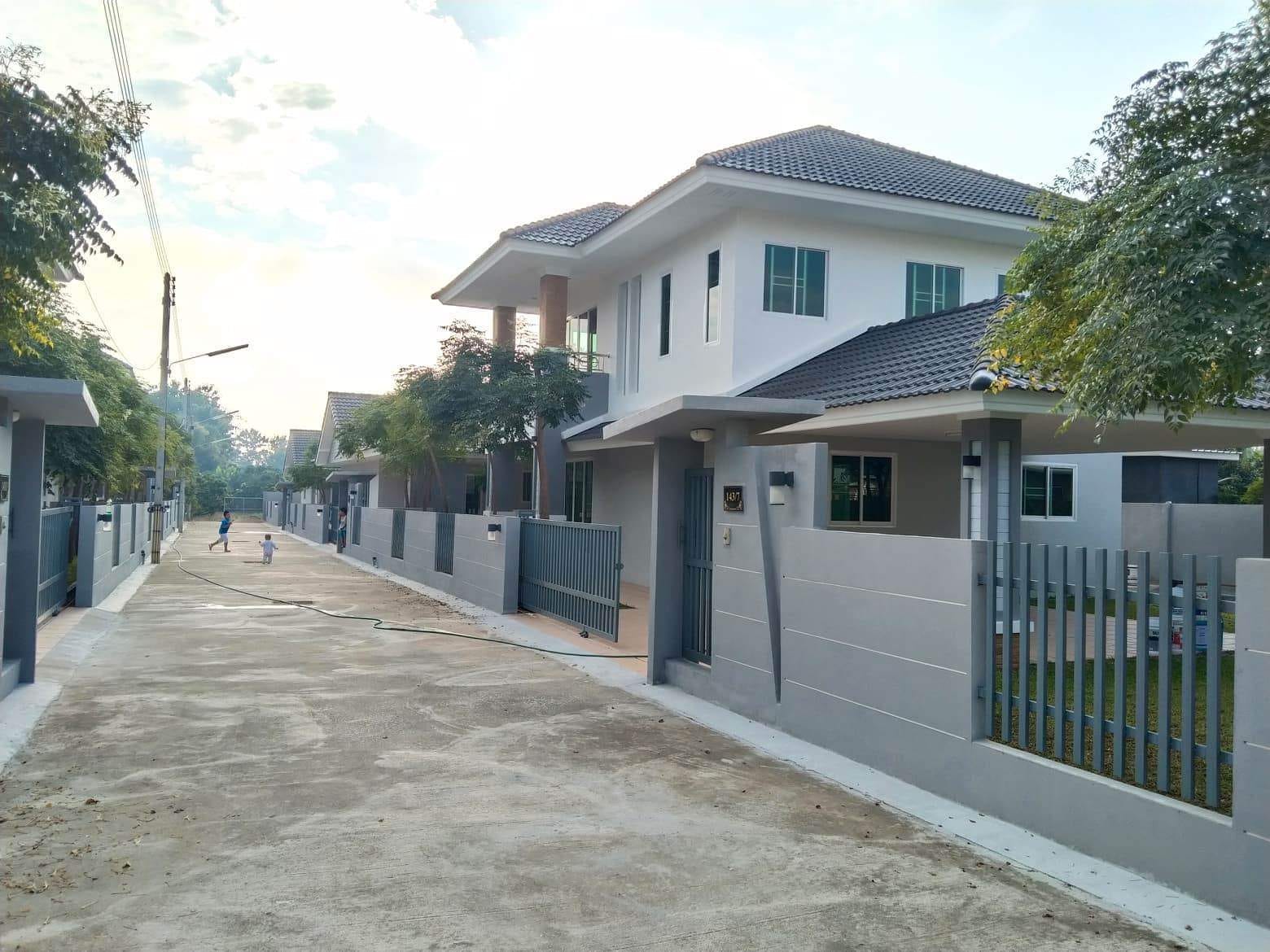 4 Bedroom House For Sale in San Phak Wan, Hang Dong, Chiang Mai - Image 8