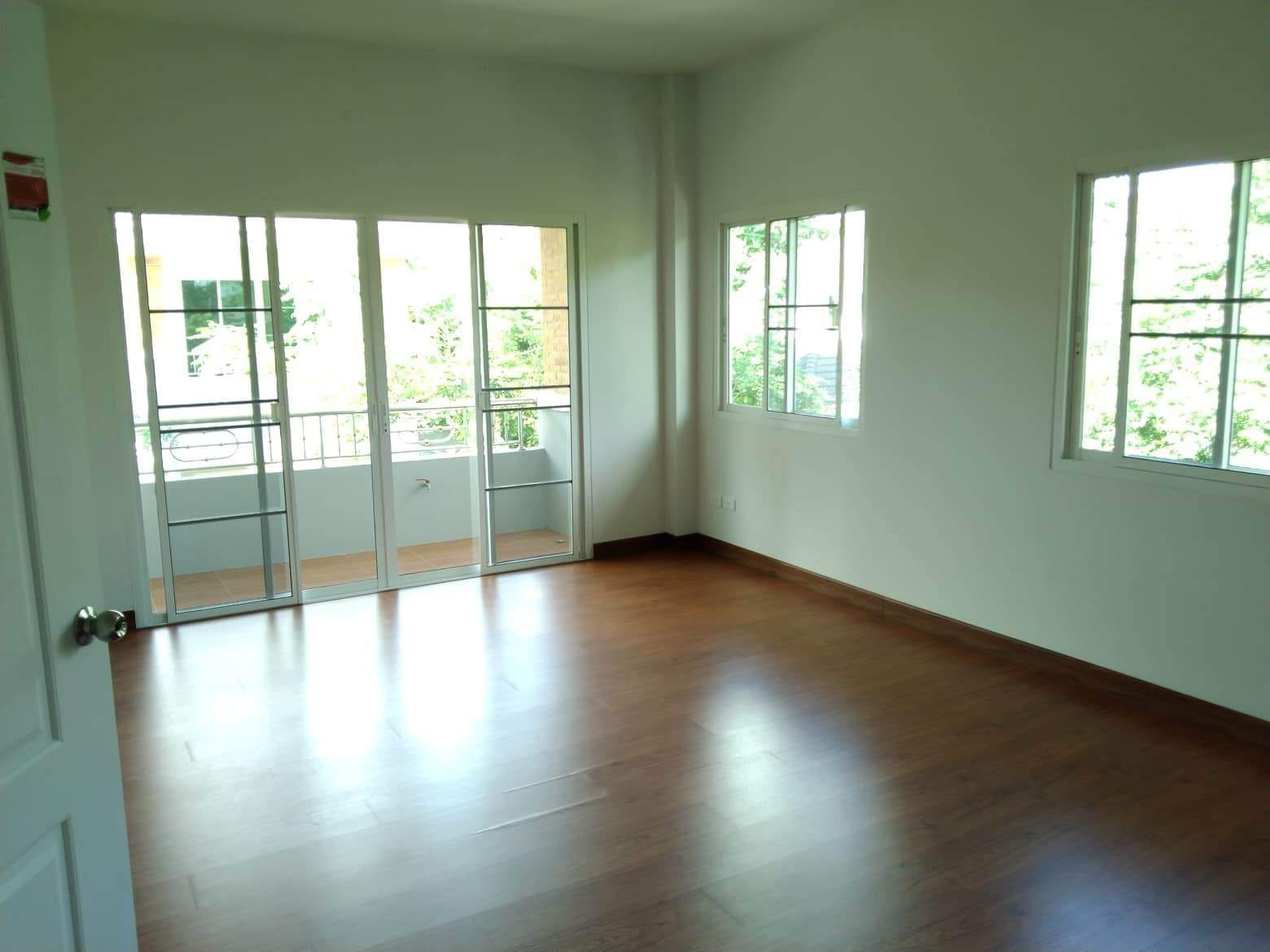 4 Bedroom House For Sale in San Phak Wan, Hang Dong, Chiang Mai - Image 5