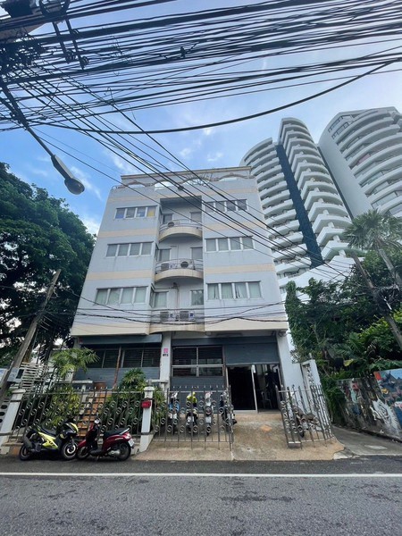  Retail Space For Sale in Chong Nonsi, Yan Nawa, Bangkok - Image 1